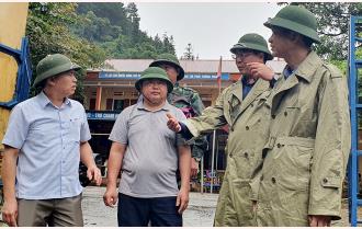 Phó Chủ tịch Thường trực UBND tỉnh Nguyễn Thế Phước tiếp tục chỉ đạo khắc phục hậu quả mưa lũ tại Mù Cang Chải